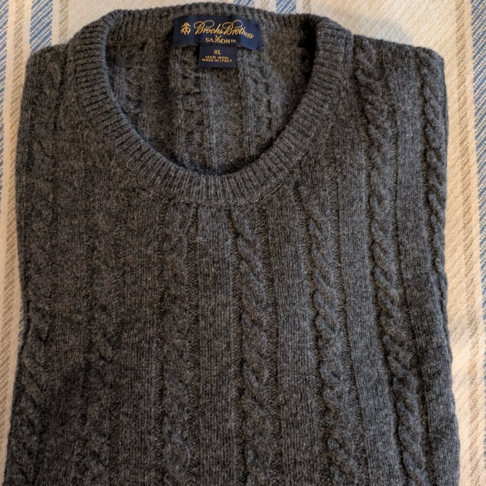 Brooks Brothers Men's  Saxxon Wool Cable Knit Crew Neck Sweater. Size XL.